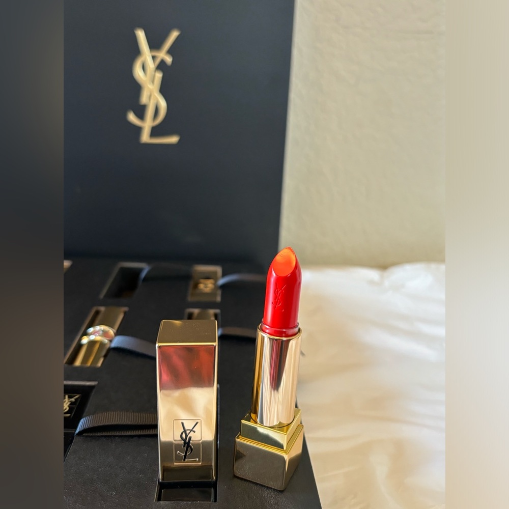 ❗️SALE❗️✨Yves Saint Laurent Rouge Pur Couture Lipstick - Luxurious Blend 13